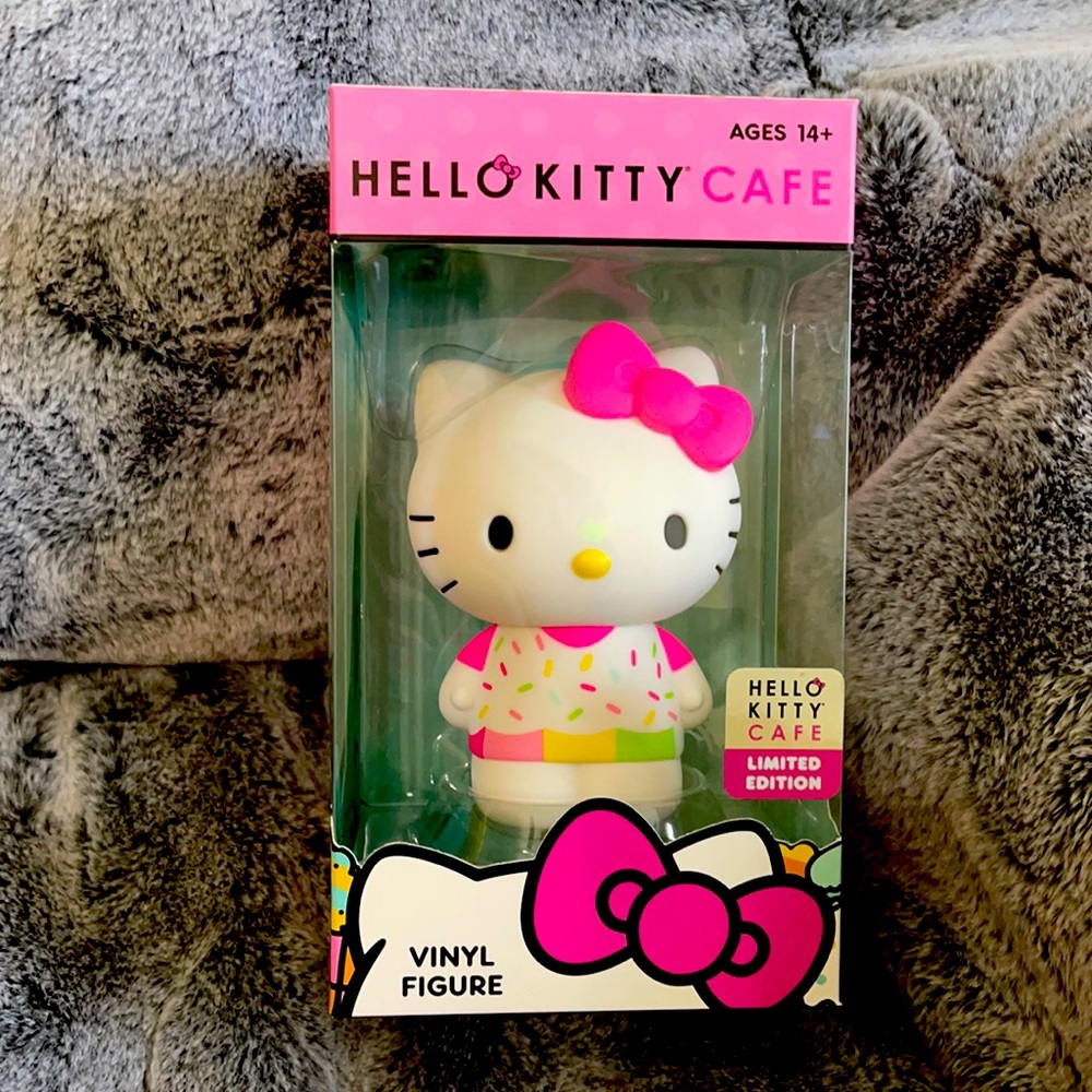 Hello kitty Limited addition figuring